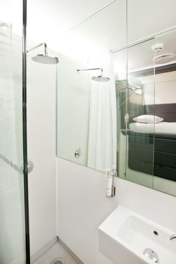 Yotelair London Heathrow Airport Hillingdon Exteriör bild